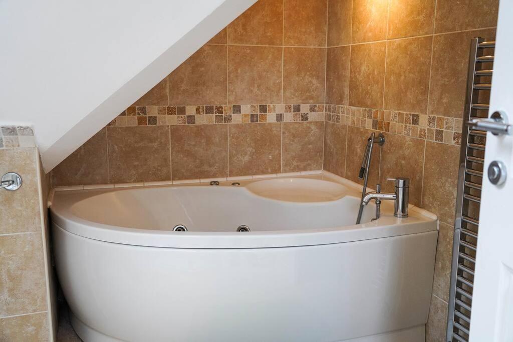 Large 4-Bed House For Up To 7 Guests W 2X Parking Villa Oxford Kültér fotó