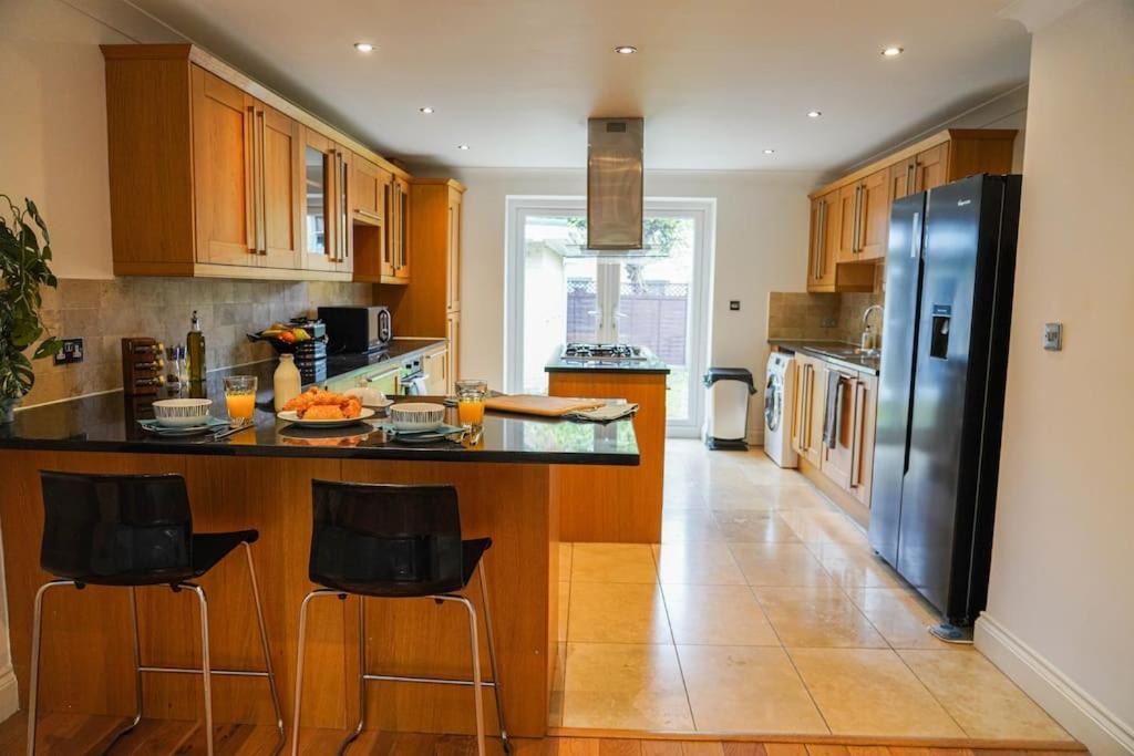Large 4-Bed House For Up To 7 Guests W 2X Parking Villa Oxford Kültér fotó