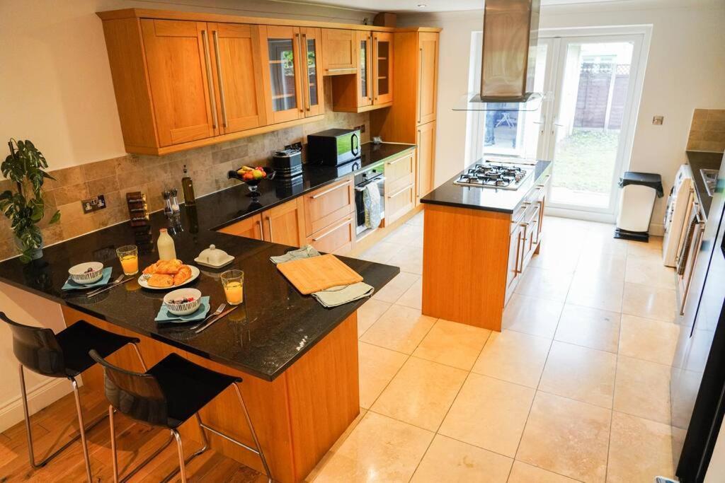 Large 4-Bed House For Up To 7 Guests W 2X Parking Villa Oxford Kültér fotó